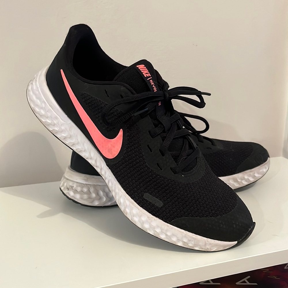 Girls Nike Revolution shoes
